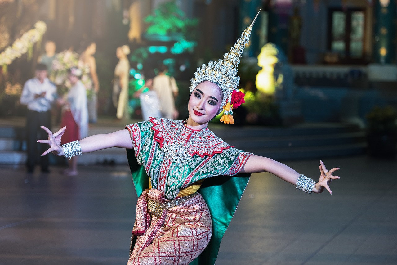 Traditional Thai dancers